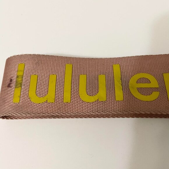 Lot of 2 Lululemon Keychains Needs Cleaning - Picture 11 of 16